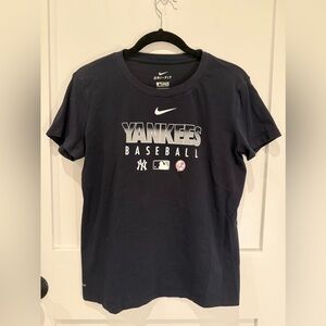 Nike Women’s MLB New York Yankees Navy Blue T Shirt Dri Fit Size M
